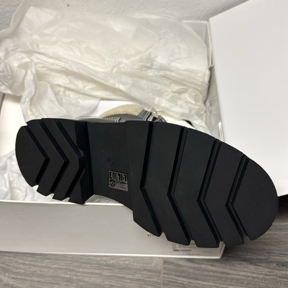 3.1 Phillip Lim Kate shearling-trimmed ankle boots - Picture 3 of 6